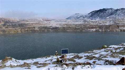 How do you keep migrating birds off a deadly lake?