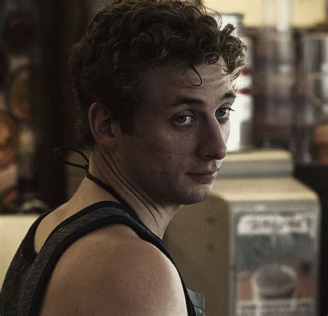 Lip Gallagher Icon | Jeremy allen white, Lip gallagher, Invincible comic