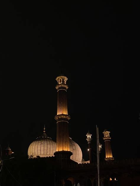 Jama Masjid at Night: Aesthetic Illumination