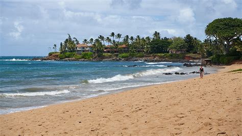 Top 10 Beginner Surf Breaks in Maui | Hawaii Surfing For Beginners