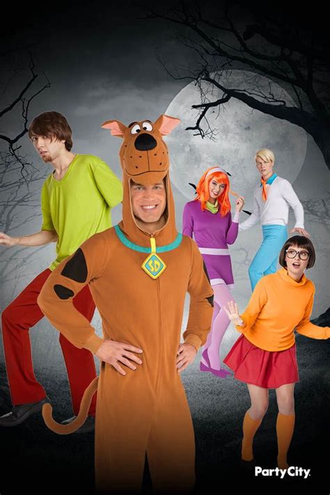 Scooby Doo Costumes | Scooby doo costumes, Cool halloween costumes, Witch doctor costume