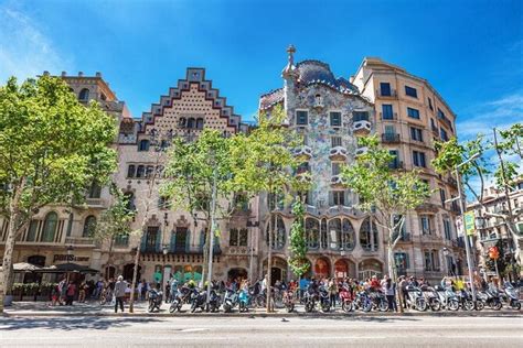 Passeig de Gracia, Barcelona | Tickets & Tours - 2024