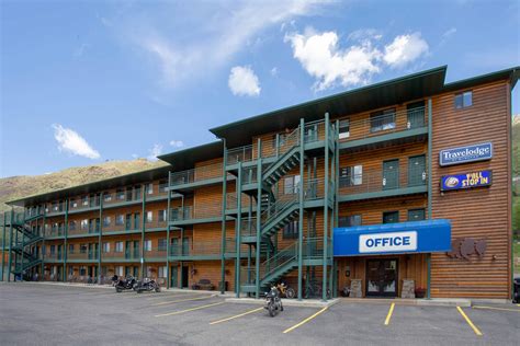 Travelodge by Wyndham Gardiner Yellowstone Park North | Gardiner, MT Hotels