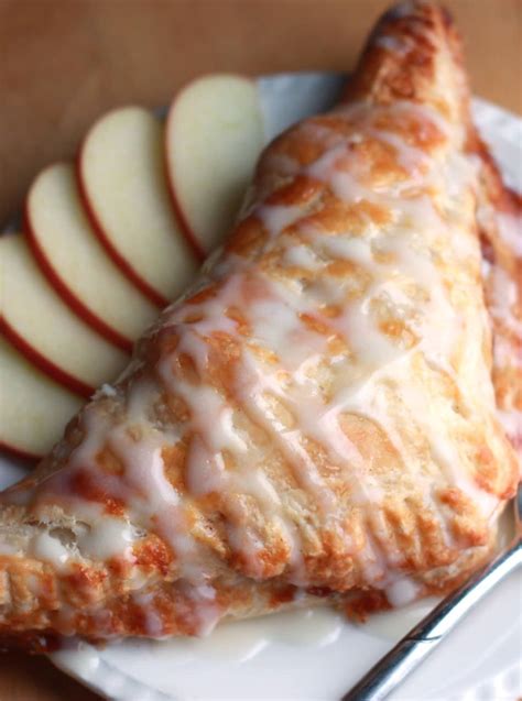 Classic Apple Turnovers – Dan330