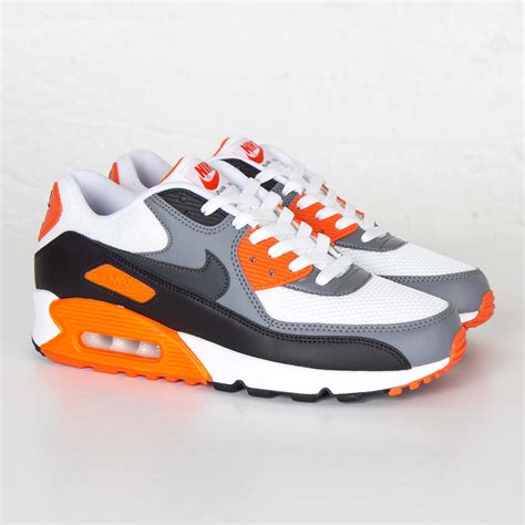 Nike Air Max 90 Essential - 537384-128 - Sneakersnstuff | sneakers & streetwear online since 1999