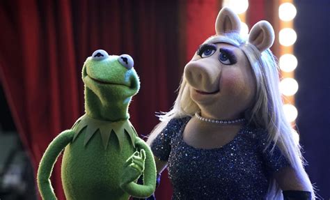 Kermit and Miss Piggy | Couple Character Costumes | POPSUGAR Entertainment Photo 21