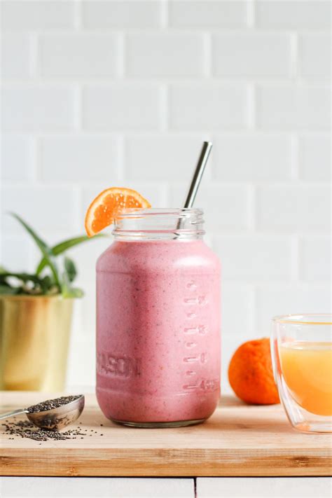 The Ultimate 5-Minute Morning Smoothie - Hannah Magee RD