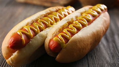 Hot dog: ingredienti, preparazione e consigli - NewsCucina.it