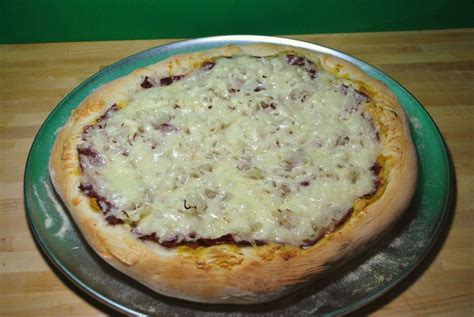 Reuben Pizza - SavoryReviews