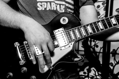 Guitar Shredding Tips and Tricks | Spinditty