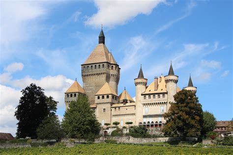 10 Most Beautiful Castles in Switzerland (with Map & Photos) - Touropia