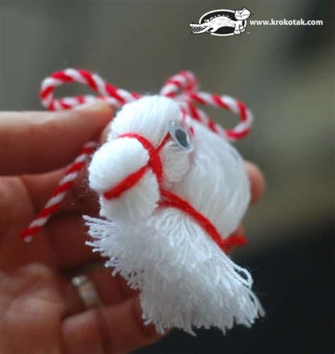 Horse Crafts That Are Super Fun To Make! | Holiday wreaths diy, Horse ...