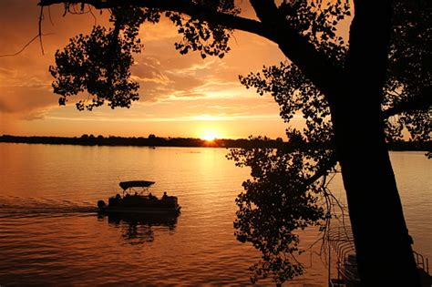 Boat Ride In Sunset Pictures | Download Free Images on Unsplash