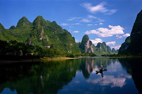 Li River in Guilin, The Best Guide on Li River Cruises, Bamboo Rafting, Hiking and More