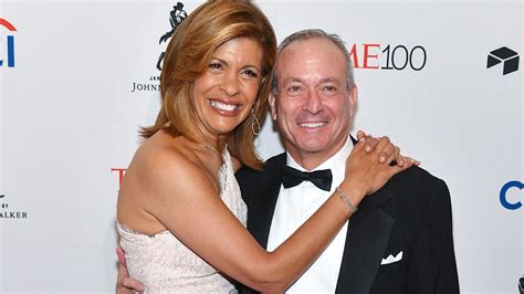 Hoda Kotb's one-of-a-kind $250k engagement ring isn't what she expected ...