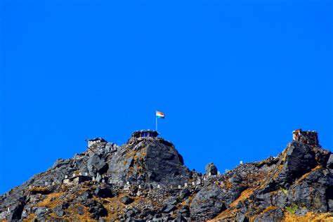 File:India-china border and nathula peak.jpg - Wikimedia Commons