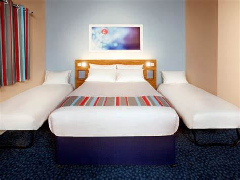 Travelodge London Stratford (London): What to Know BEFORE You Bring ...