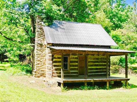 Chestnut log cabin and a farmhouse! On 29 acres in VA mountains! $269,900 - The Old House Life