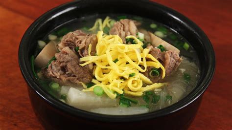 Beef short ribs soup (Galbitang: 갈비탕) - YouTube