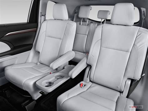 2014 Toyota Highlander Interior | U.S. News & World Report