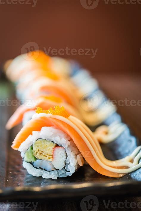 Salmon sushi roll maki 709928 Stock Photo at Vecteezy