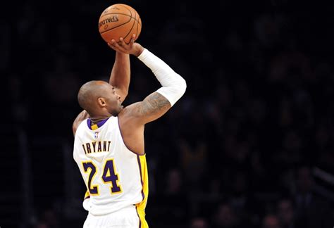 Kobe Bryant, Shaq Hug At Los Angeles Lakers Game (Photo)