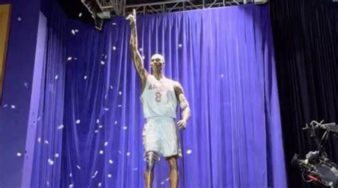 Lakers Unveiled Kobe Bryant Statue That Immortalized One of His Most ...