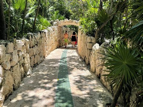 A guide to getting around Xcaret Park - Bookaway