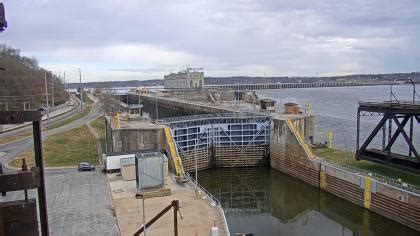 Webcam Keokuk, Iowa, USA - View of one of the longest locks ...