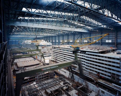 Cross-section of a cruise ship during construction : r/interestingasfuck