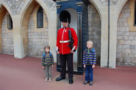 Changing of the guard with kids - see it or skip it? Tips for London ...