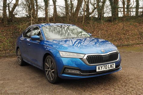 Skoda Octavia iV plug-in hybrid review: A step into the future? - Rondea