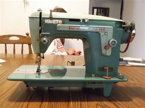 Pin on Antique & Vintage Sewing Machines