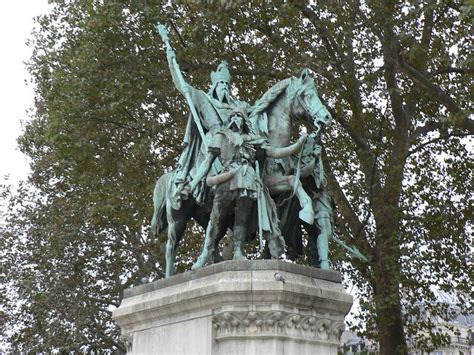 Charlemagne statue near Notre-Dame de Paris - a photo on Flickriver