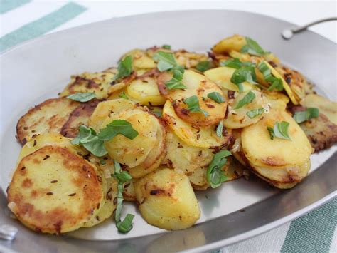 Bratkartoffeln aus rohen Kartoffeln von blondesDornröschen| Chefkoch