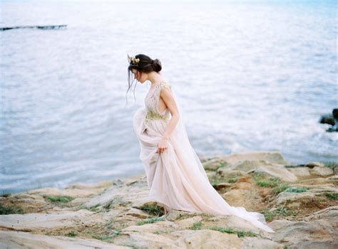 20 Romantic Ethereal Wedding Dresses