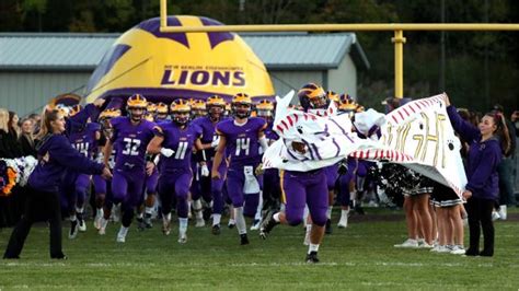 A closer look at New Berlin Eisenhower football