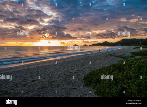 Kailua beach sunrise hi-res stock photography and images - Alamy