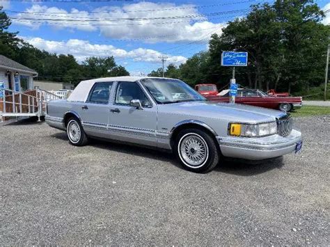 1992 Lincoln Town Car Signature