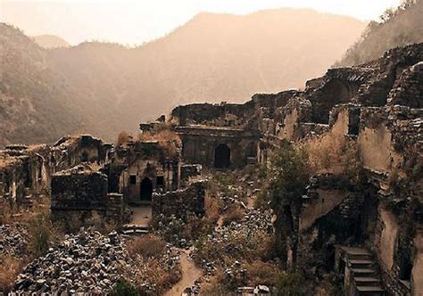 Bhangarh Fort Mystery: The Most Haunted Place In India