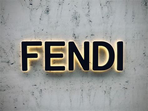 Fendi Logo Wallpapers - Top Free Fendi Logo Backgrounds - WallpaperAccess