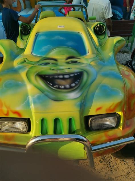 Shrek's car