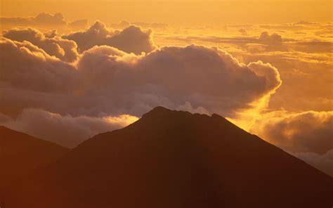 Watching the Sunrise in Maui Now Requires a Reservation