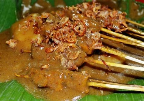 √ 10 Makanan Khas Minangkabau dan Penjelasannya