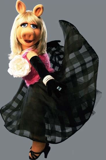 I know, right?: Miss Piggy Fashion