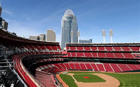 Cincinnati Reds - Stadium Dude