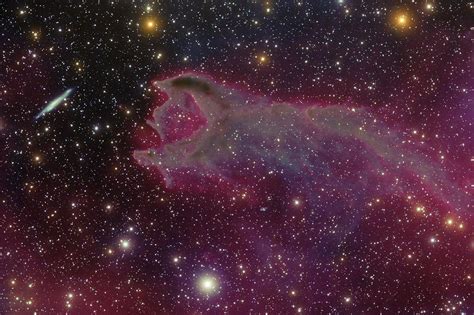 Hand Of God Nebula Captured By Very Large Telescope - SlashGear