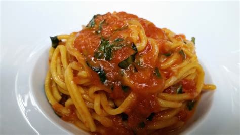 Scarpetta's Spaghetti is... Holy Crap, There's a Bar Here?! (Video)