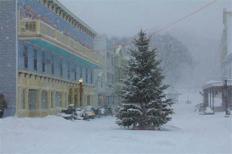 Heavy snow | Mackinac island michigan, Mackinac island, Michigan travel