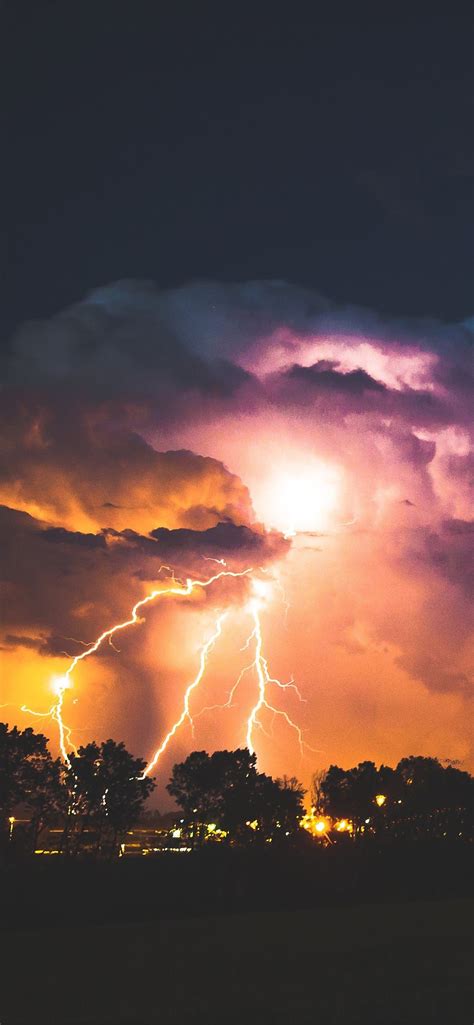lightning strike at night iPhone SE Wallpapers Free Download